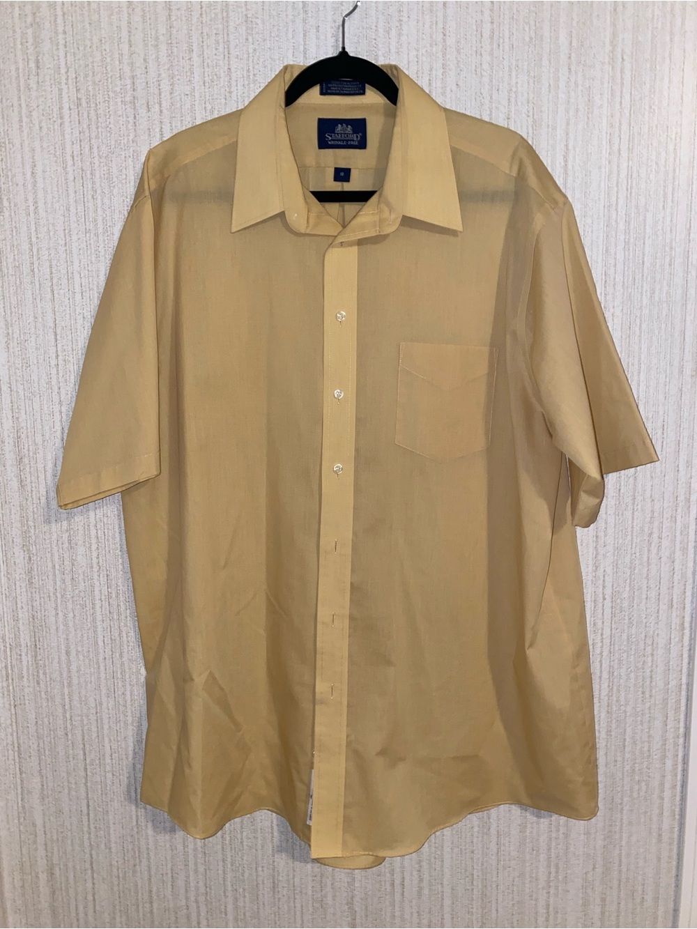 Stafford Short-Sleeve Button-Down Shirt in Beige-Tan